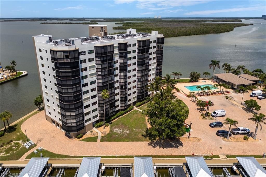 4265 Bay Beach Ln, Unit 425, Fort Myers Beach, FL 33931 Photo