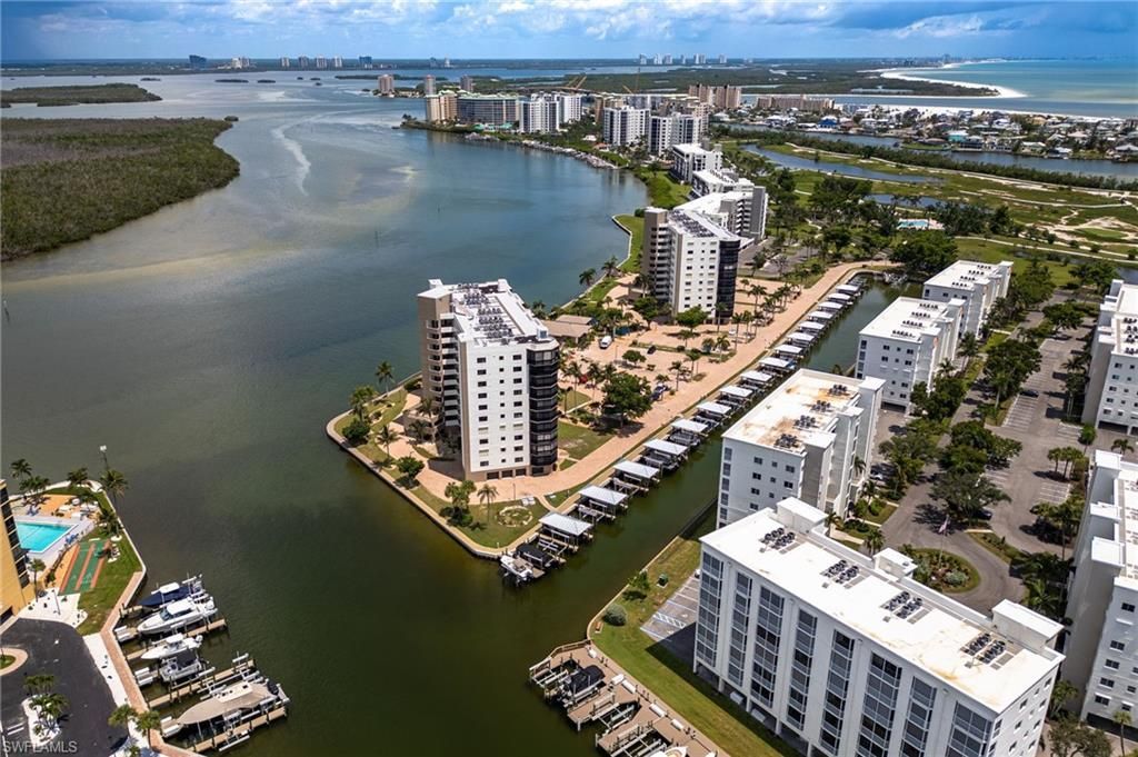 4265 Bay Beach Ln, Unit 425, Fort Myers Beach, FL 33931 Photo