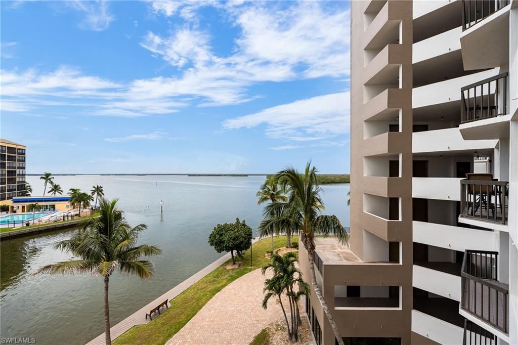 4265 Bay Beach Ln, Unit 425, Fort Myers Beach, FL 33931 Photo