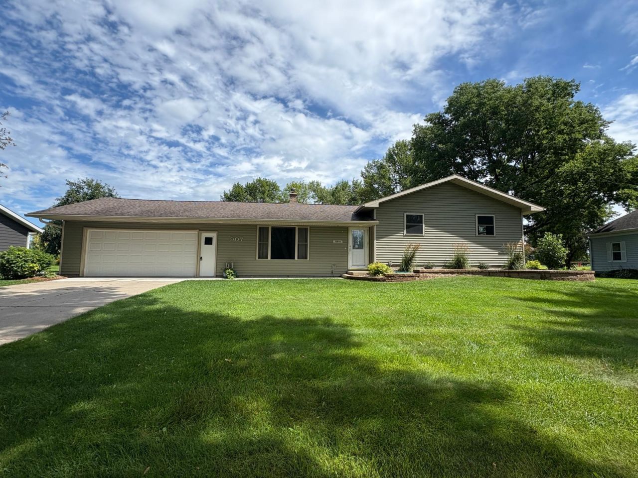 907 10th Street S, Benson, MN 56215