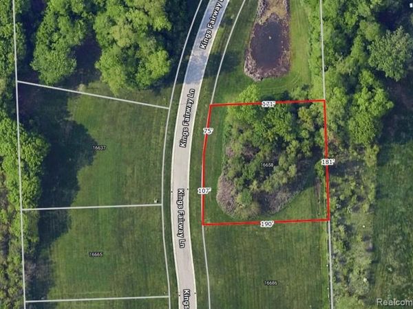 16658 Kings Fairway Lane, Grand Blanc, MI 48439