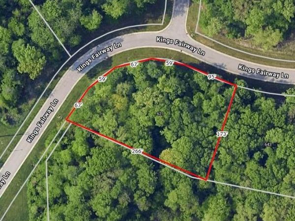 621 Kings Fairway Lane, Grand Blanc, MI 48439