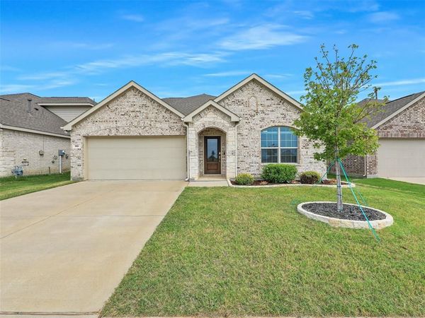 910 Torrey Avenue, Princeton, TX 75407