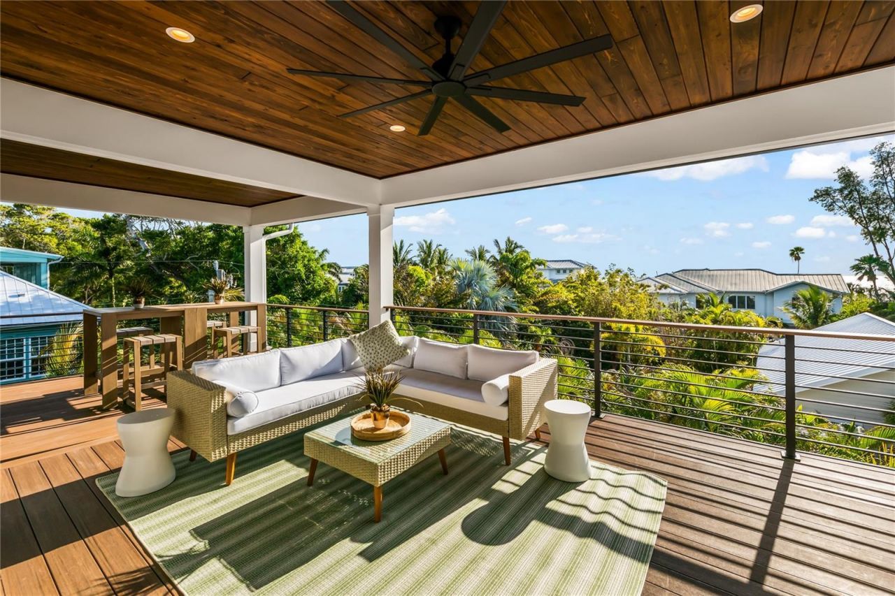 107 Maple Avenue, Anna Maria, FL 34216 Photo