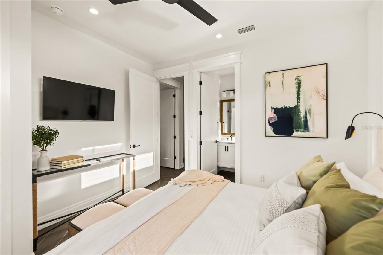 107 Maple Avenue, Anna Maria, FL 34216 Photo