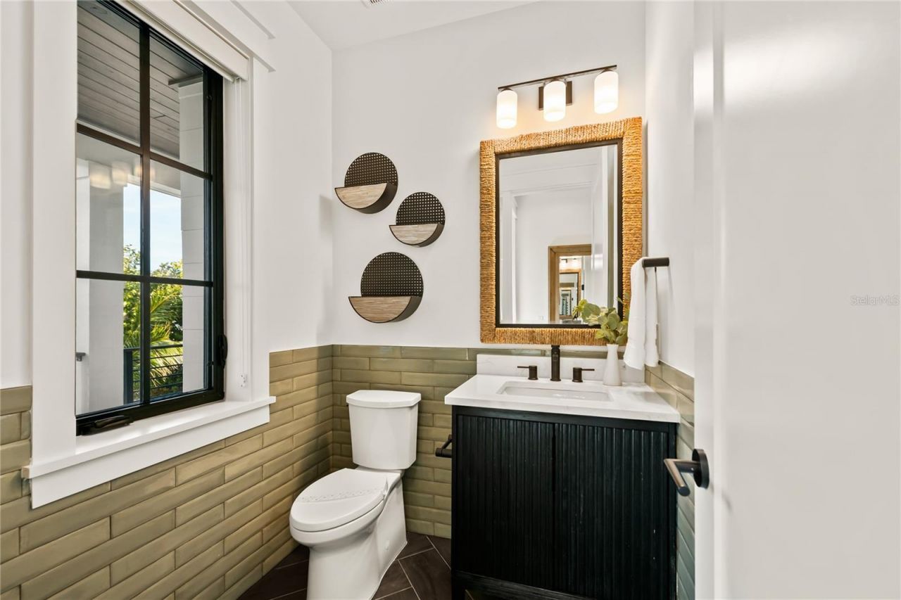 107 Maple Avenue, Anna Maria, FL 34216 Photo