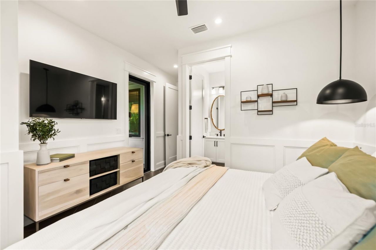 107 Maple Avenue, Anna Maria, FL 34216 Photo