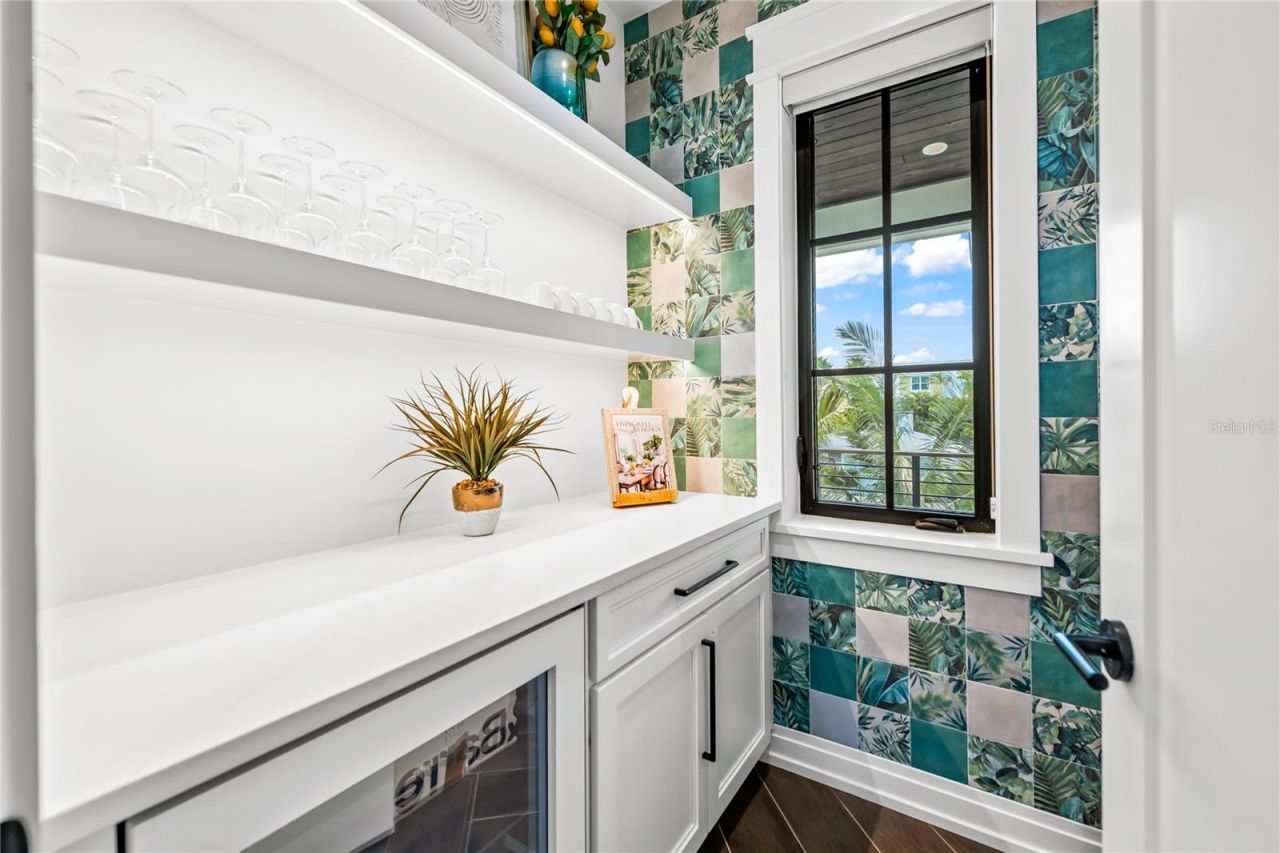 107 Maple Avenue, Anna Maria, FL 34216 Photo