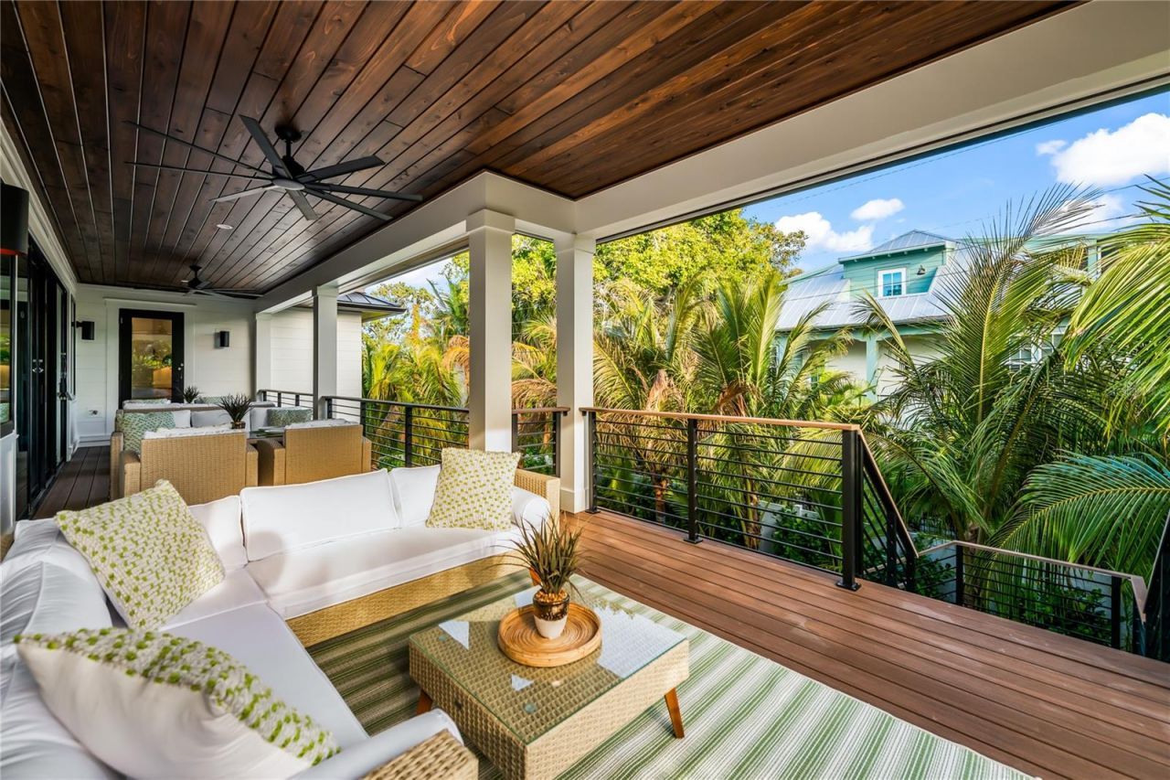 107 Maple Avenue, Anna Maria, FL 34216 Photo