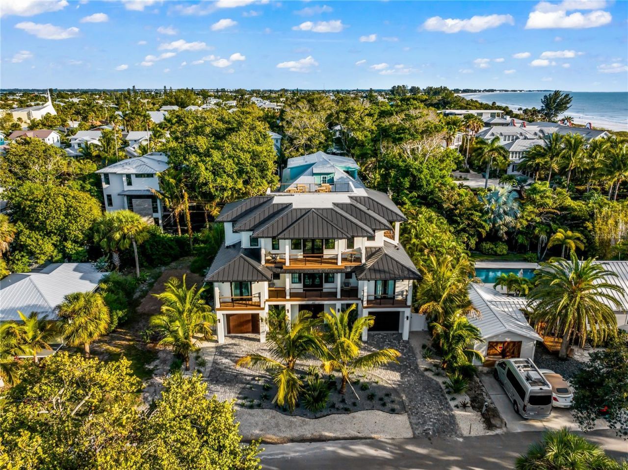 107 Maple Avenue, Anna Maria, FL 34216 Photo