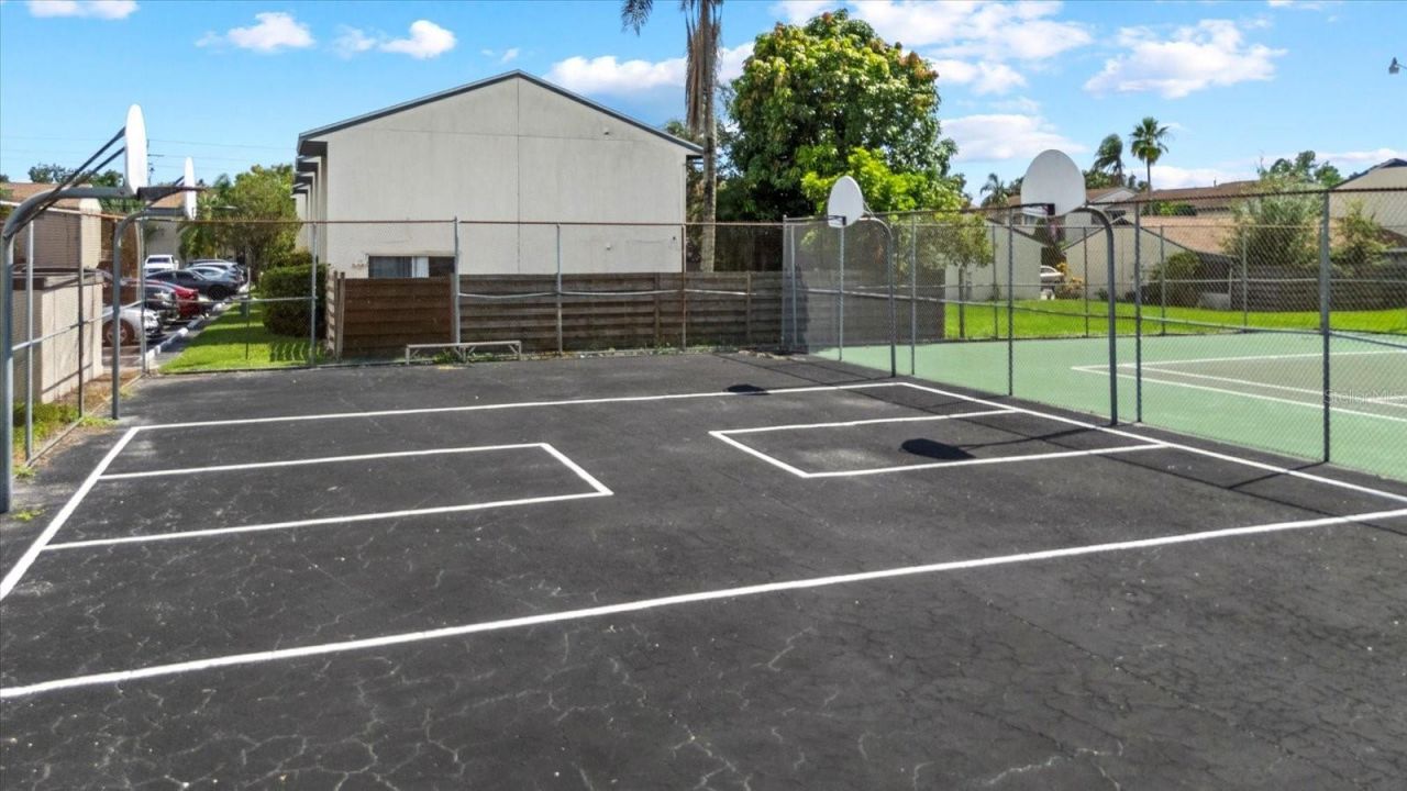 1125 Longfellow Way, Sarasota, FL 34243 Photo