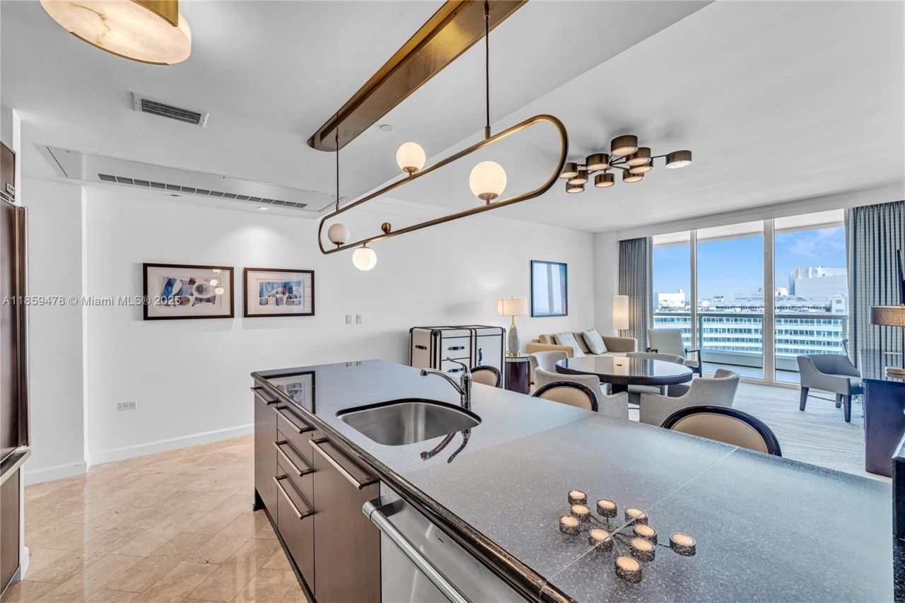 4391 Collins Ave, Unit 1706/1707, Miami Beach, FL 33140 Photo