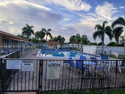 4502 NW 46th St, Tamarac, FL 33319 Photo