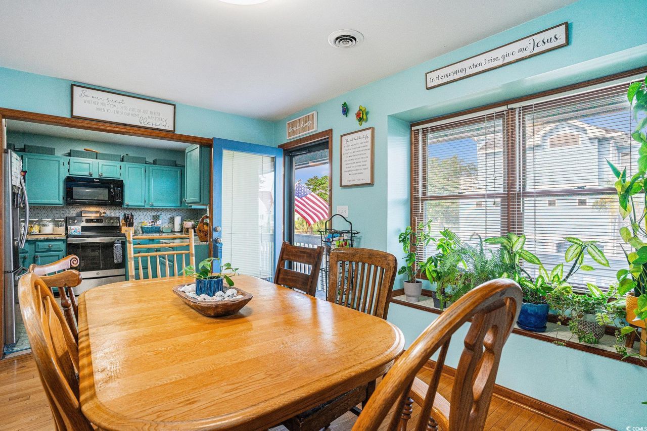 202 Old Harbour Ct. Photo 5