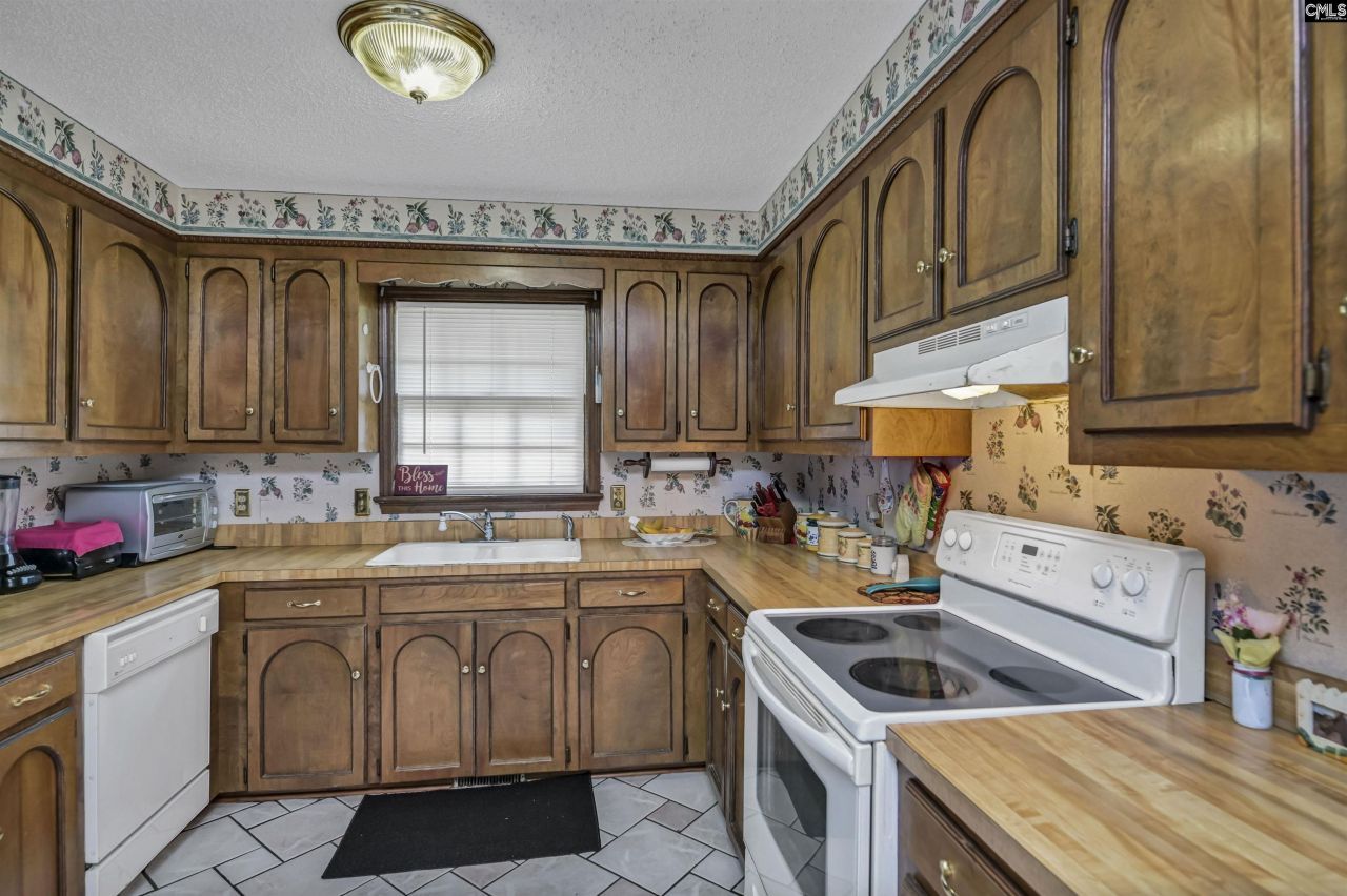 107 Bunker Drive Photo 6