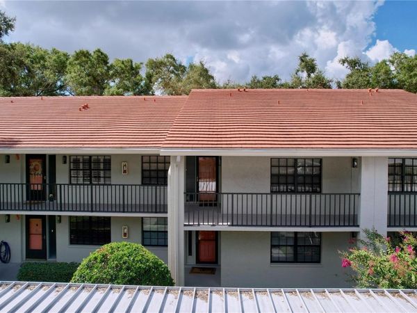 2020 LAKEVIEW DRIVE, Unit 203, CLEARWATER, FL 33763