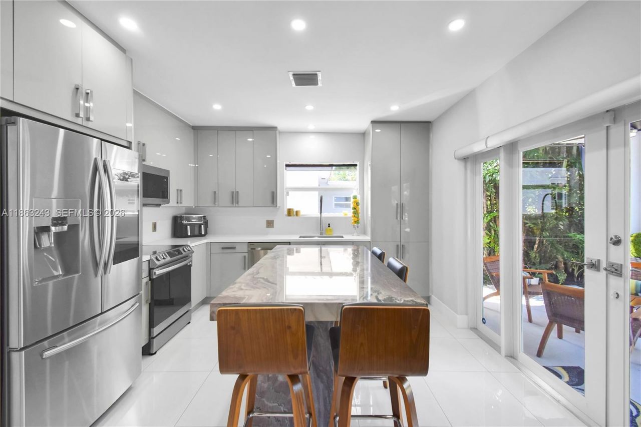 14441 S Biscayne River Rd, Miami, FL 33161 Photo