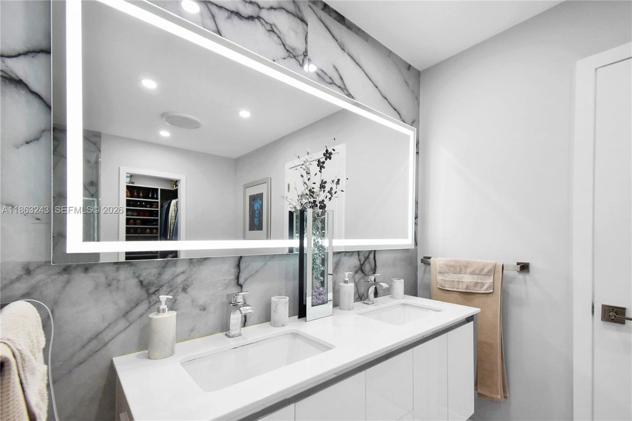 14441 S Biscayne River Rd, Miami, FL 33161 Photo