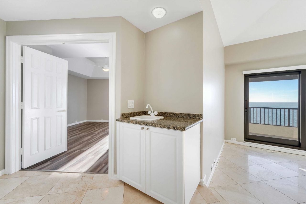645 La Peninsula Blvd, Unit 645, Naples, FL 34113 Photo