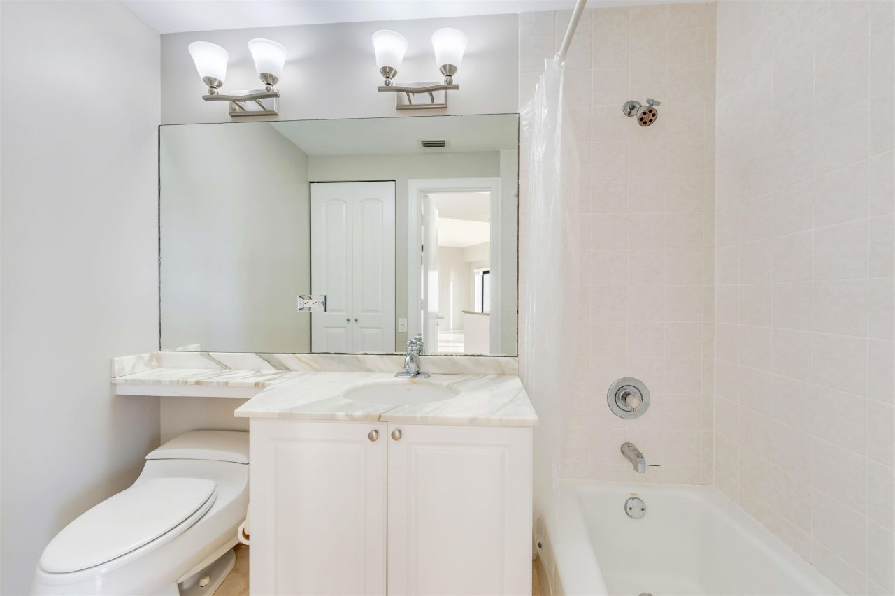 645 La Peninsula Blvd, Unit 645, Naples, FL 34113 Photo