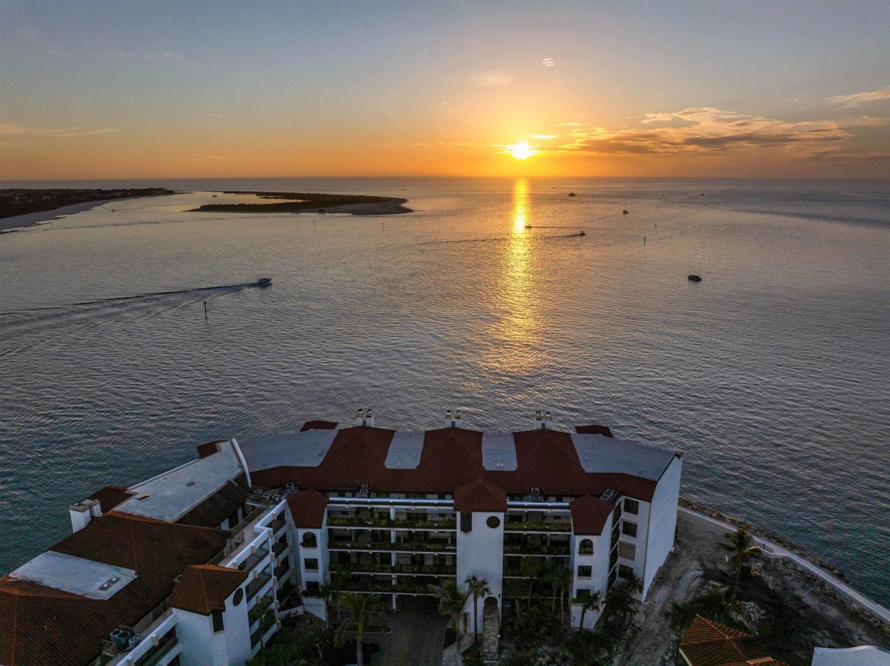 645 La Peninsula Blvd, Unit 645, Naples, FL 34113 Photo