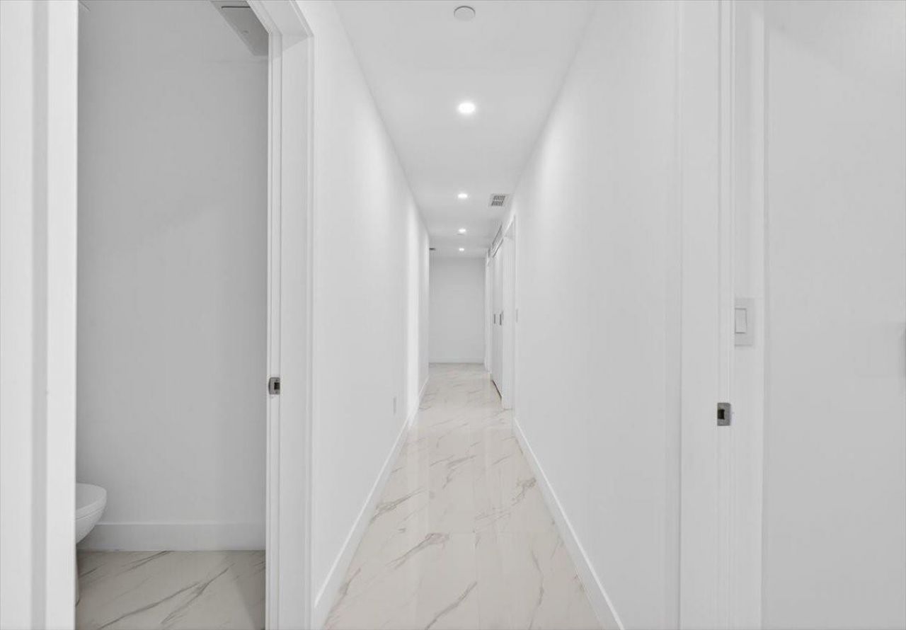 700 NE 24th Street, Unit 5202, Miami, FL 33137 Photo