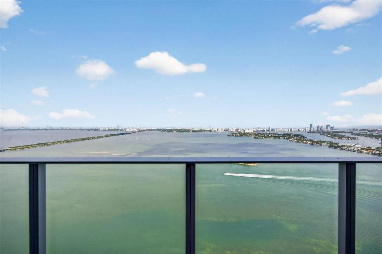 700 NE 24th Street, Unit 5202, Miami, FL 33137 Photo