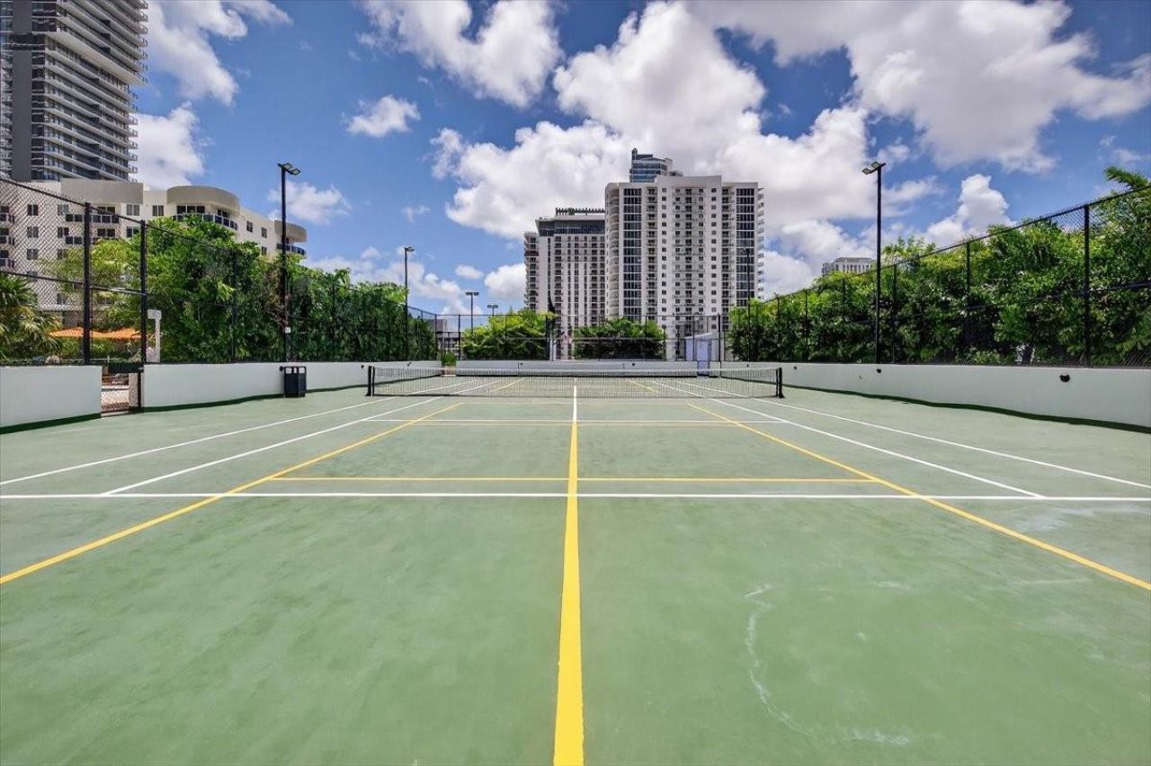 700 NE 24th Street, Unit 5202, Miami, FL 33137 Photo