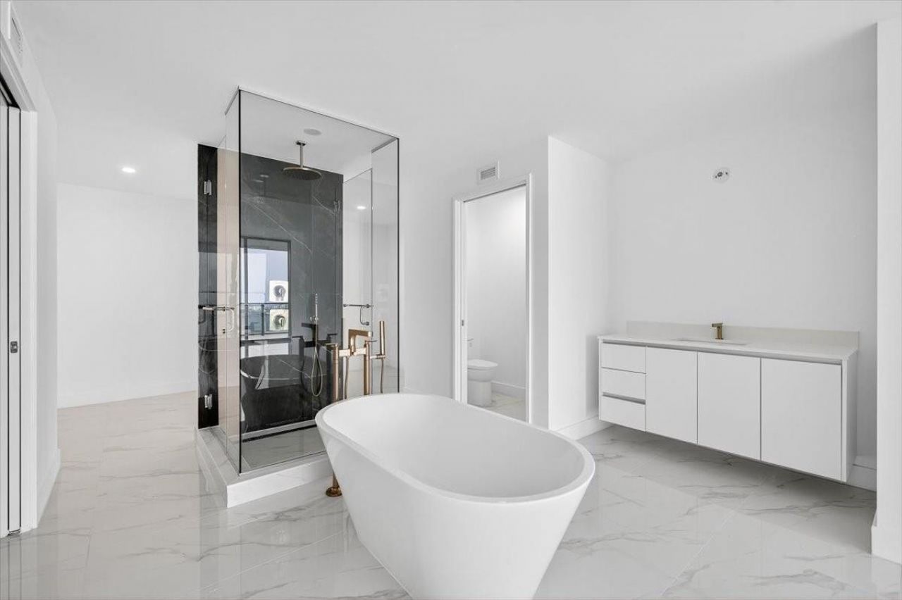 700 NE 24th Street, Unit 5202, Miami, FL 33137 Photo