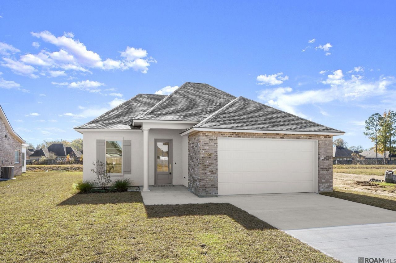 10474 Highpoint Dr, Denham Springs, LA 70706 Main Photo