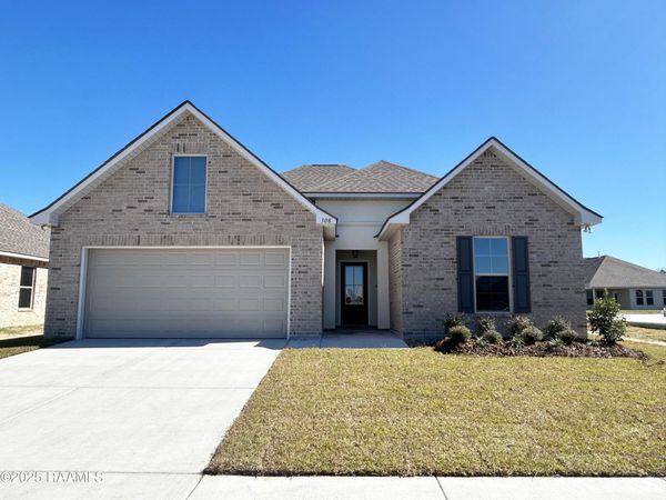 308 Hidden Meadows Drive, Lafayette, LA 70506