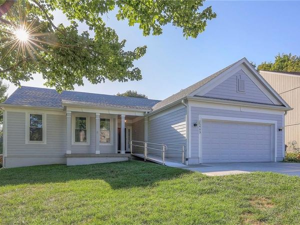 15403 W 155th Terrace, Olathe, KS 66062