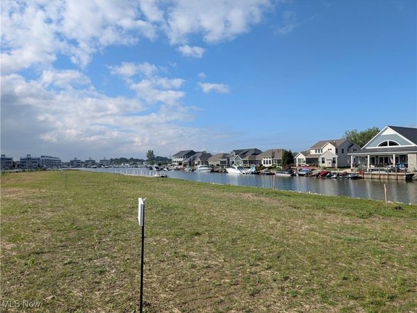 2360 Yacht Club Lane, Unit 9, Lakeside Marblehead, OH 43440