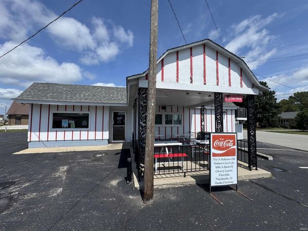 315 S Chicago Street, Royal Center, IN 46978