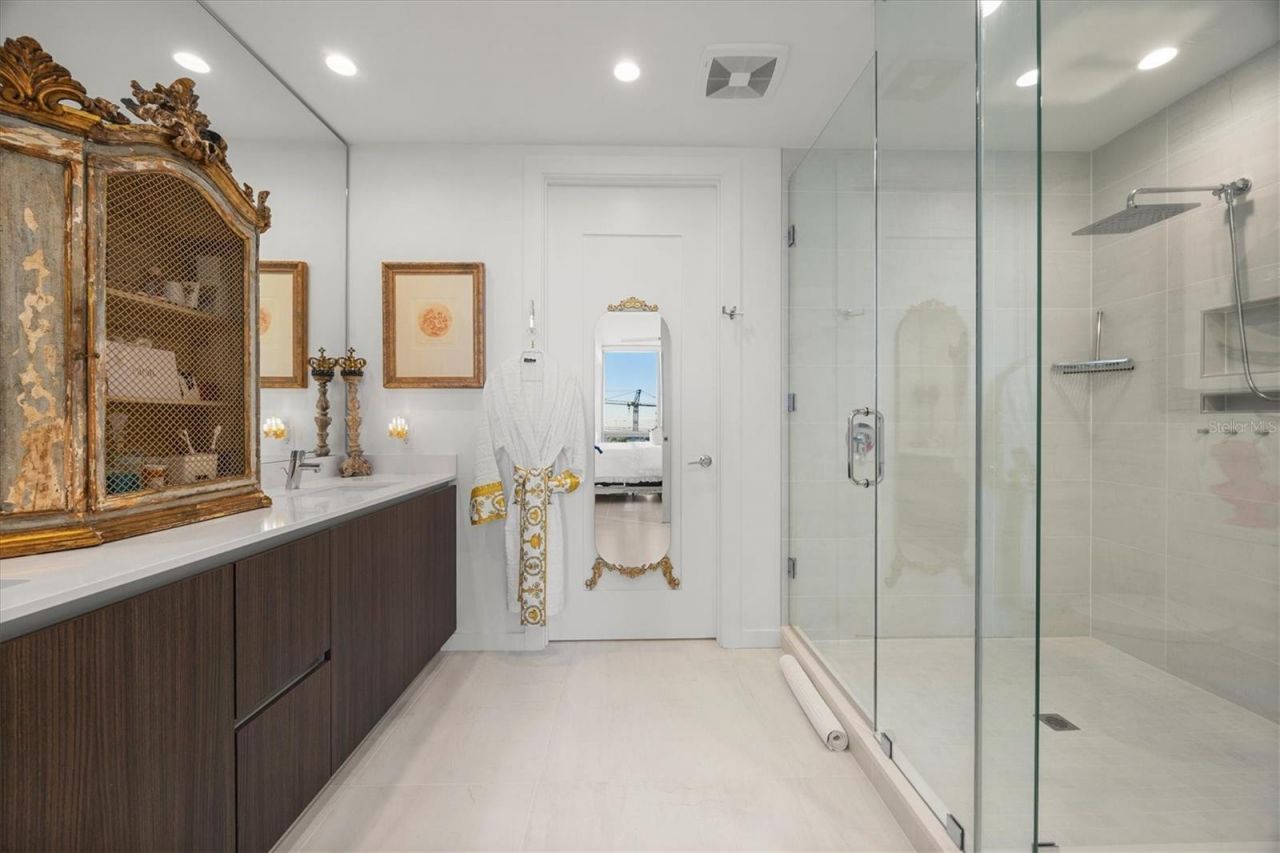 301 Quay Commons, Unit 1704, Sarasota, FL 34236 Photo