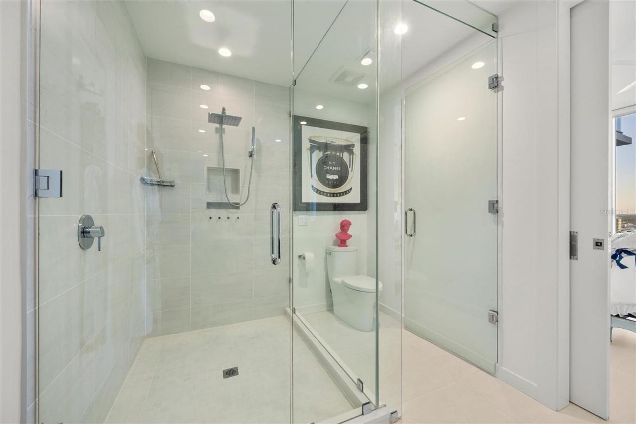 301 Quay Commons, Unit 1704, Sarasota, FL 34236 Photo