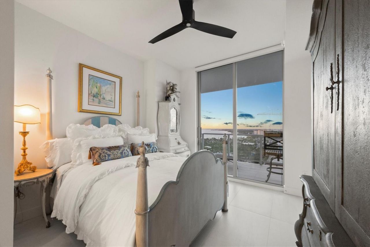 301 Quay Commons, Unit 1704, Sarasota, FL 34236 Photo