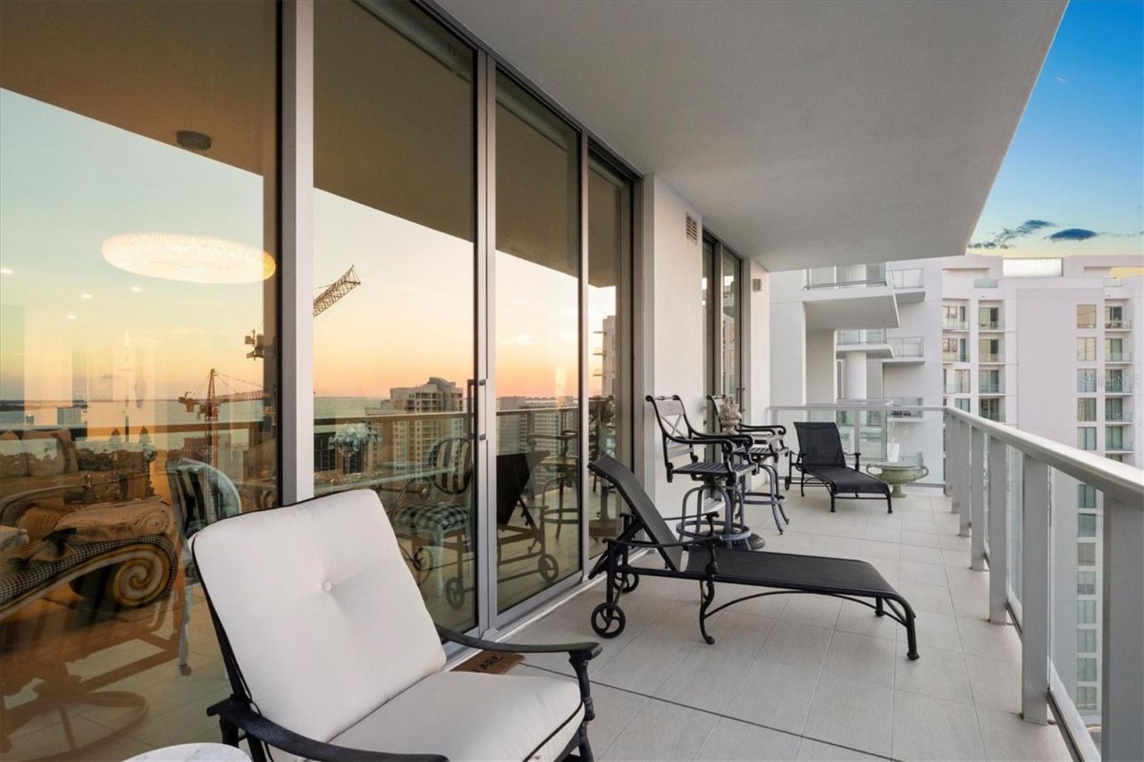 301 Quay Commons, Unit 1704, Sarasota, FL 34236 Photo