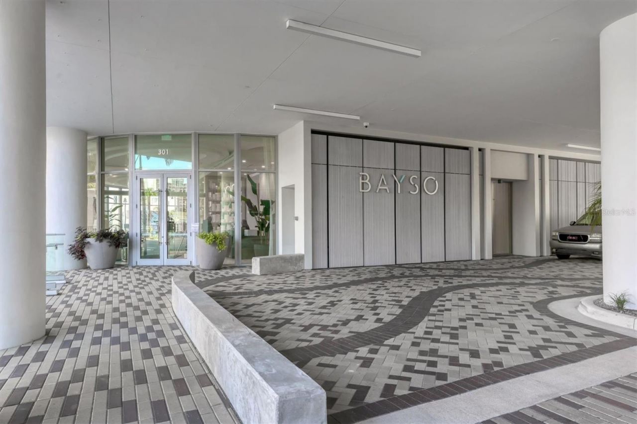 301 Quay Commons, Unit 1704, Sarasota, FL 34236 Photo