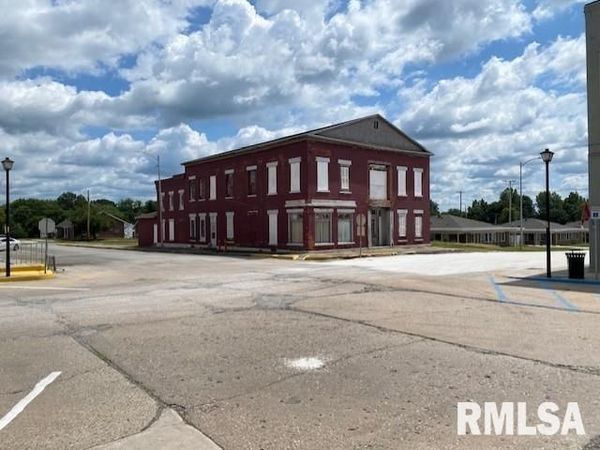 104 S HILL Street, Winchester, IL 62694