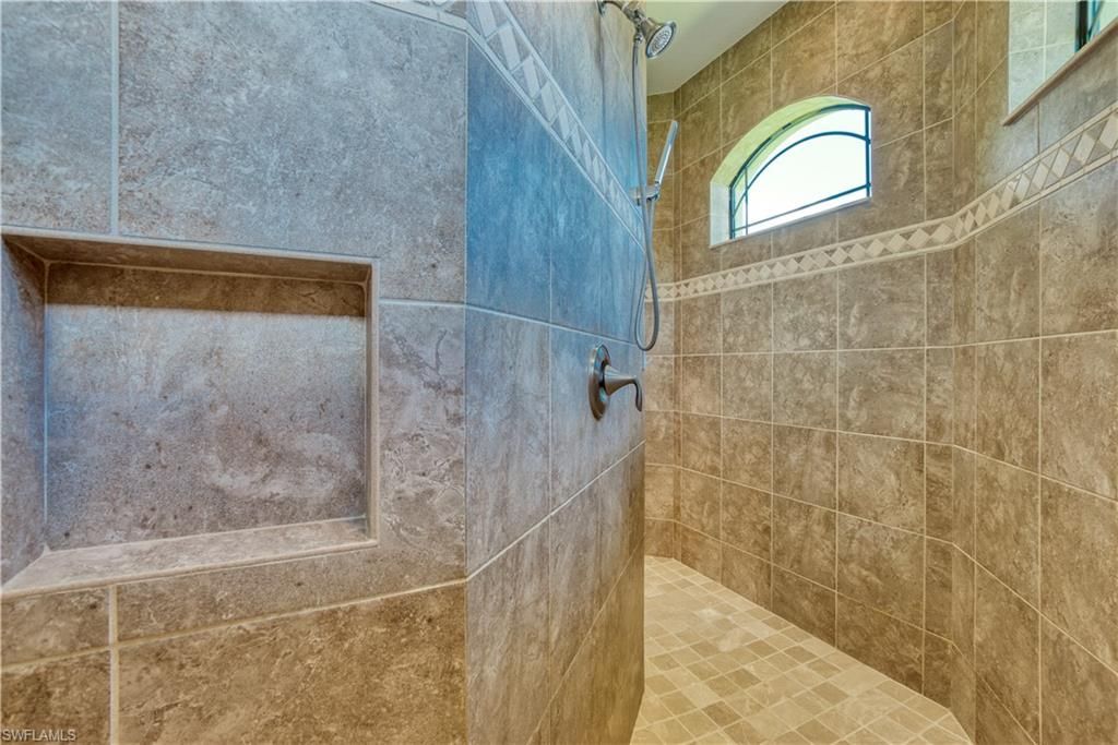 1826 SE 15th Ter, Cape Coral, FL 33990 Photo