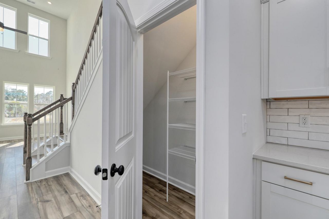 240 Layla Way Photo 10