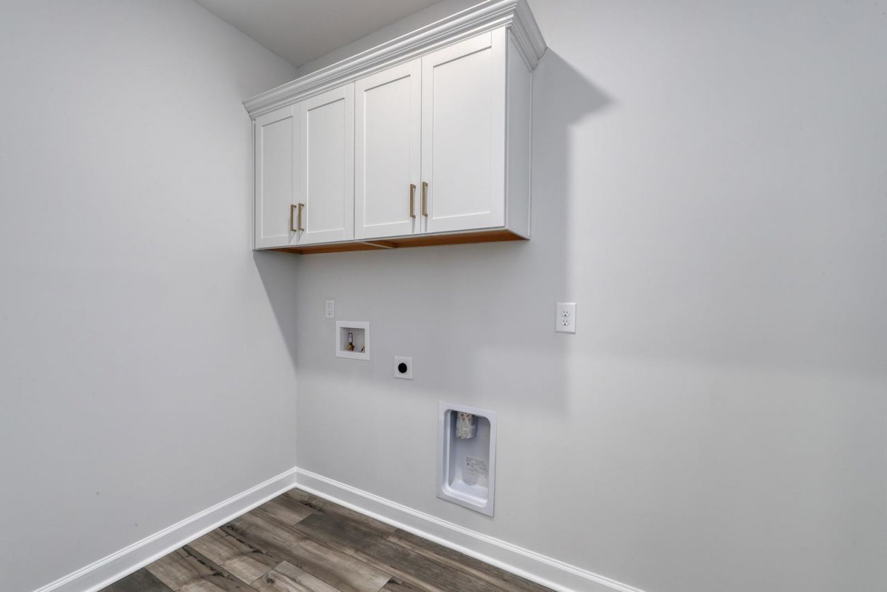 240 Layla Way Photo 17