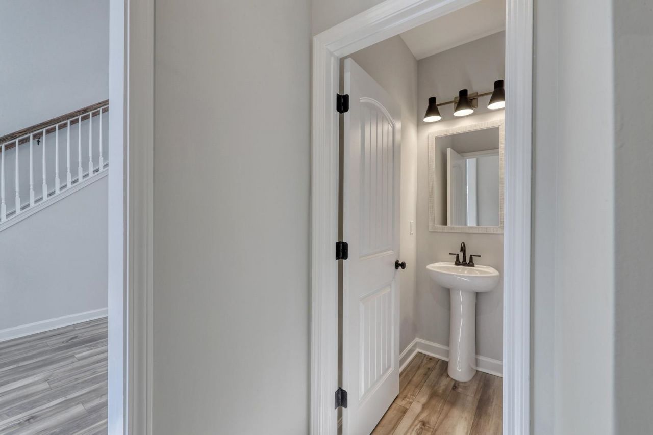 240 Layla Way Photo 18