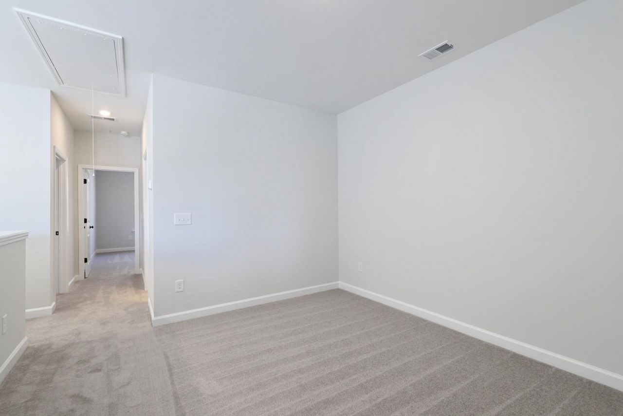 240 Layla Way Photo 22