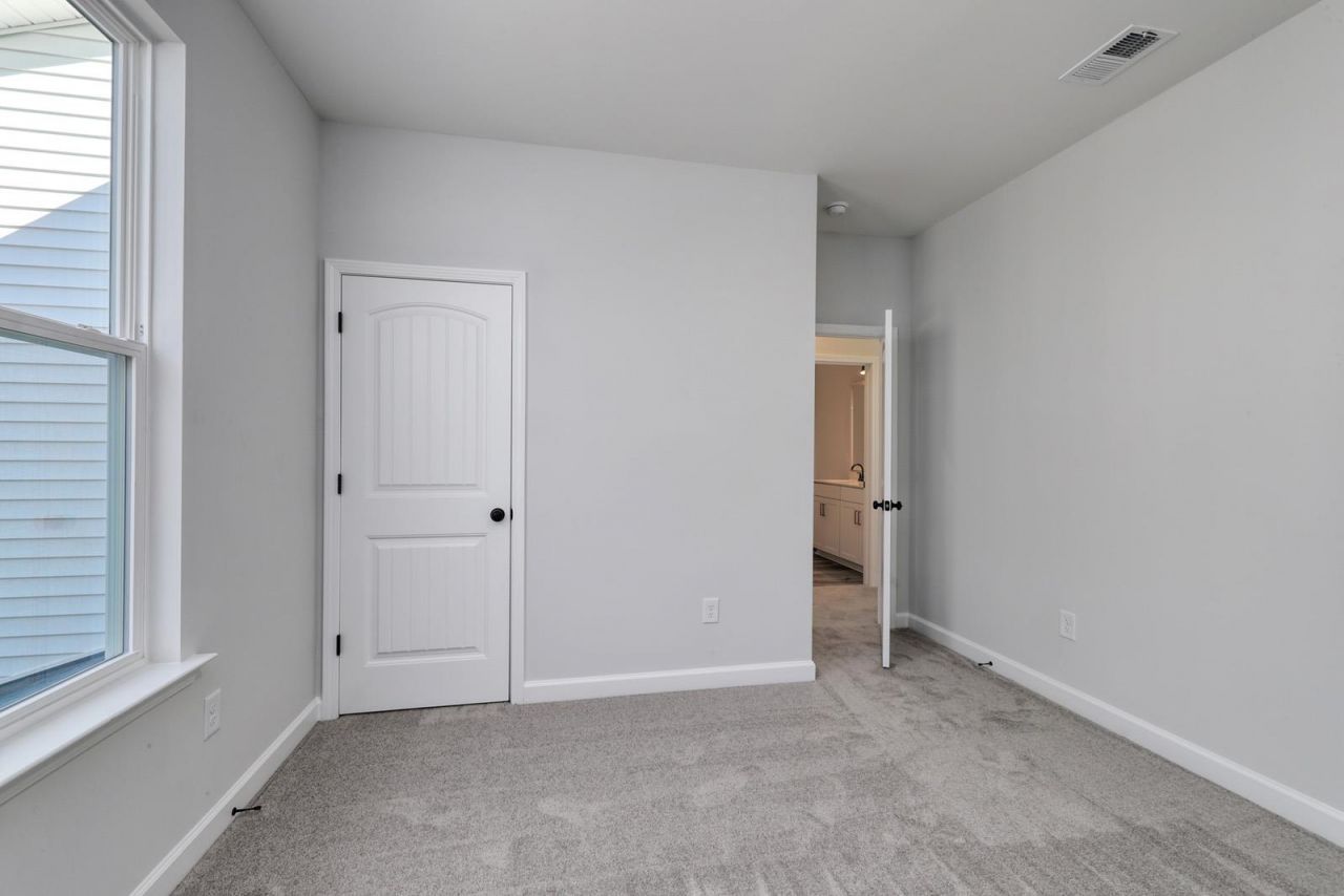 240 Layla Way Photo 25