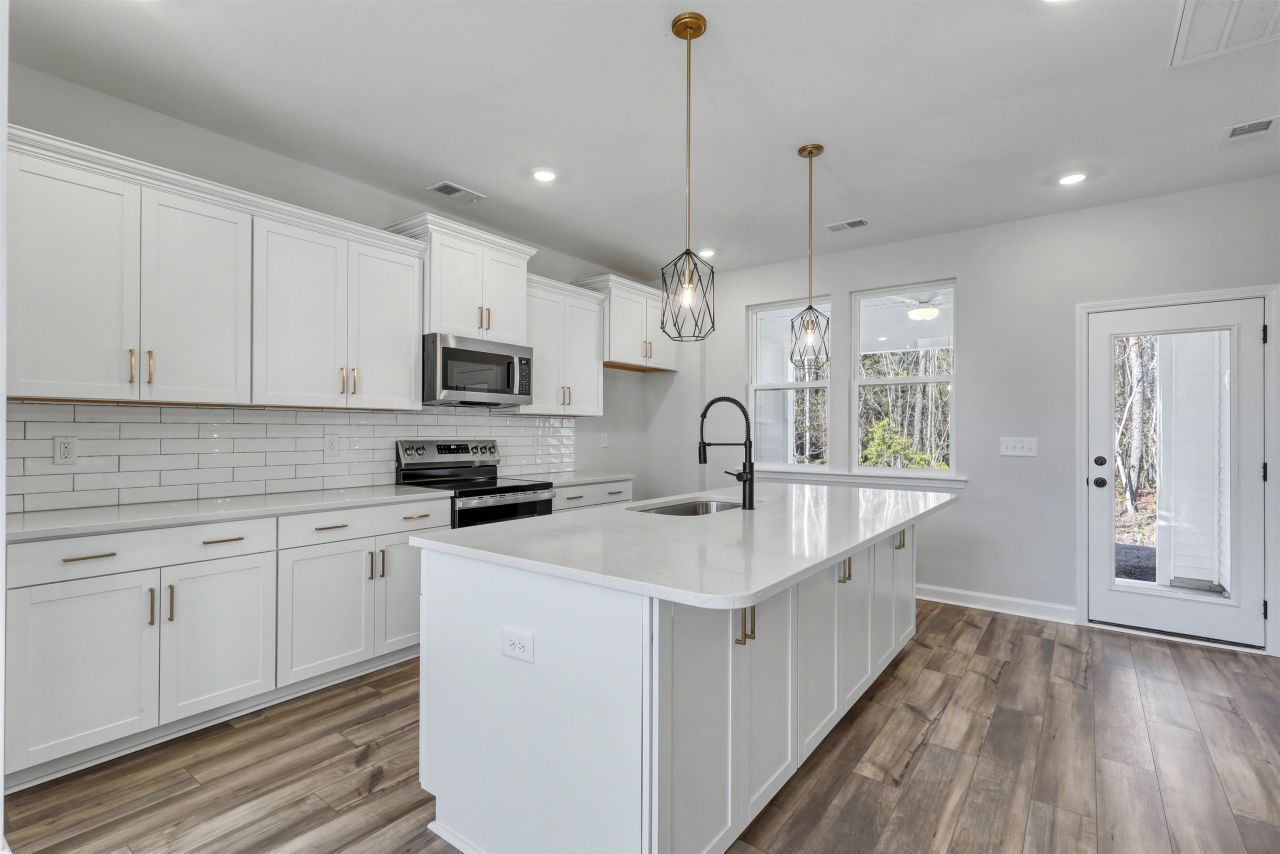 240 Layla Way Photo 4