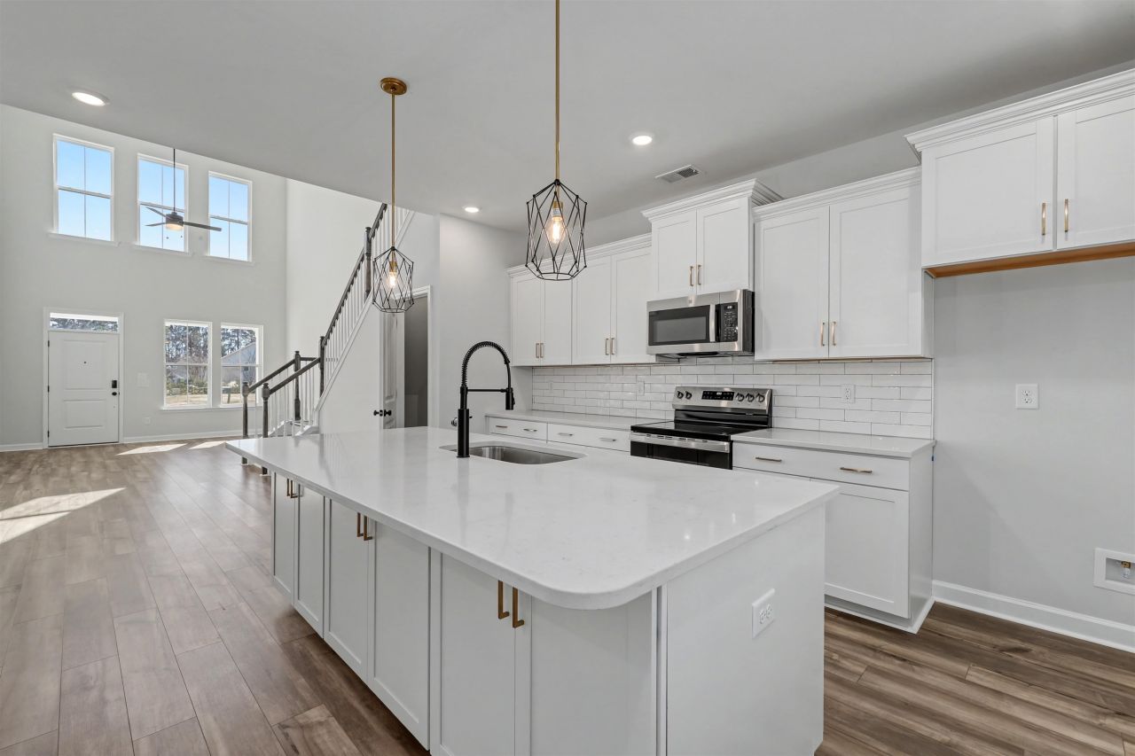 240 Layla Way Photo 7