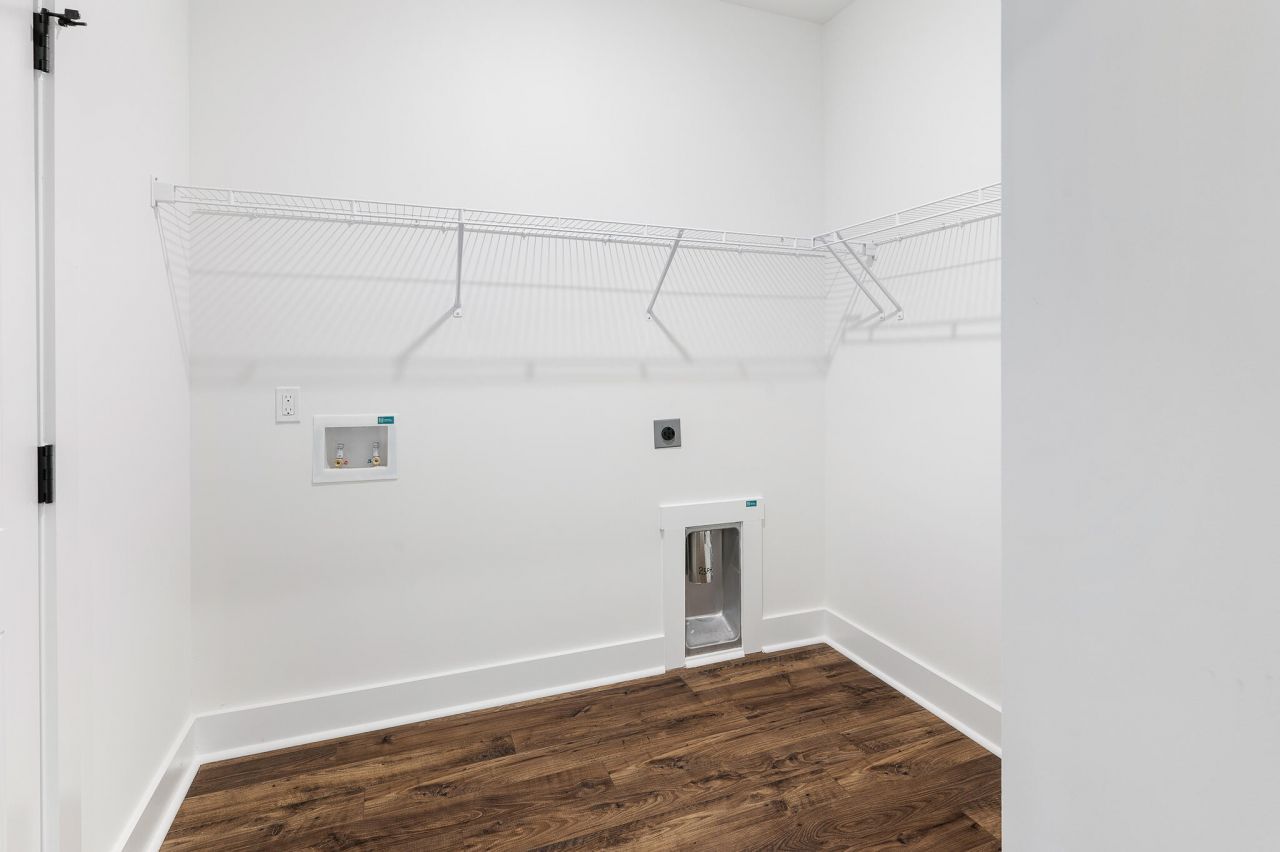 8000 Connor Court Photo 6