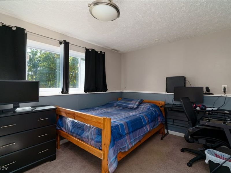 6650 Parkgate Oval, Seven Hills, OH 44131 Photo 18
